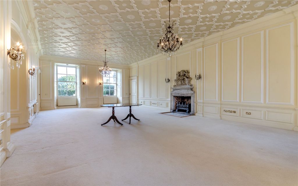 Property photo 3 of 24 Sitting Room