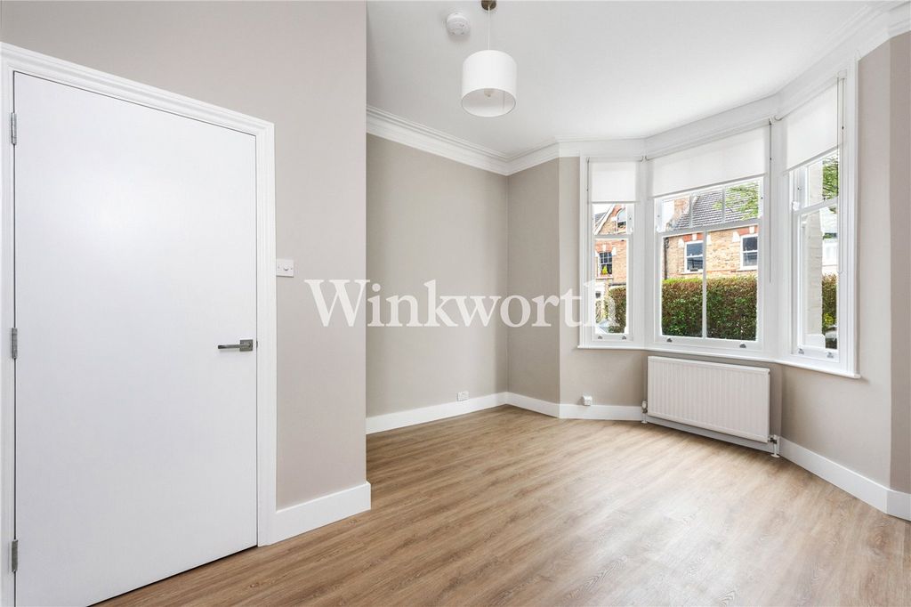 Property photo 3 of 16 Picture No. 06