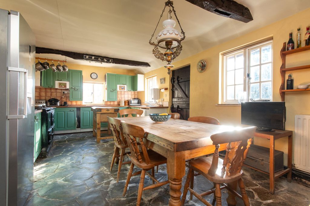 Property photo 3 of 25 Image