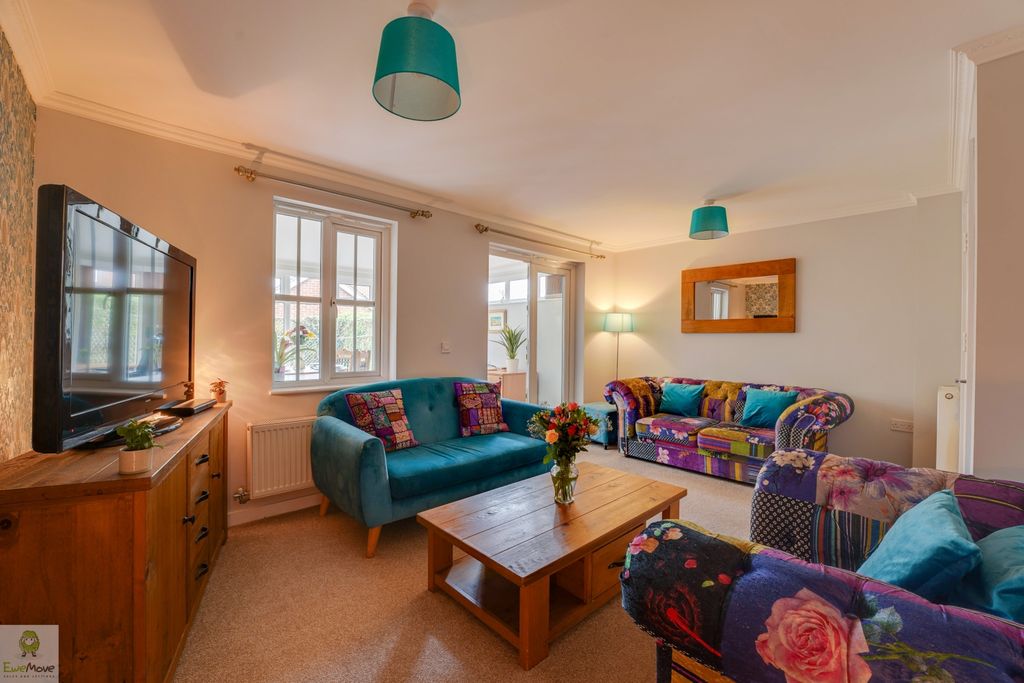 Property photo 3 of 12 Dsc07664-Dsc07668