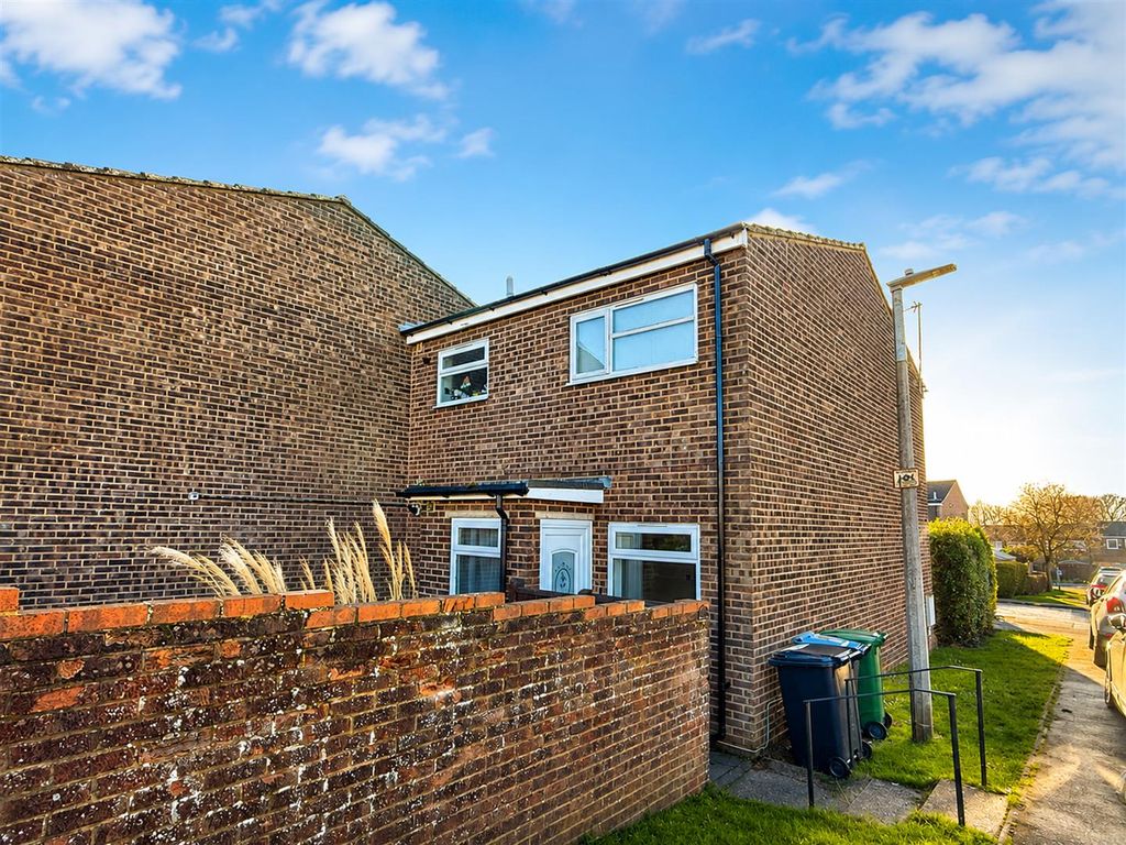 Property photo 1 of 7 Outside