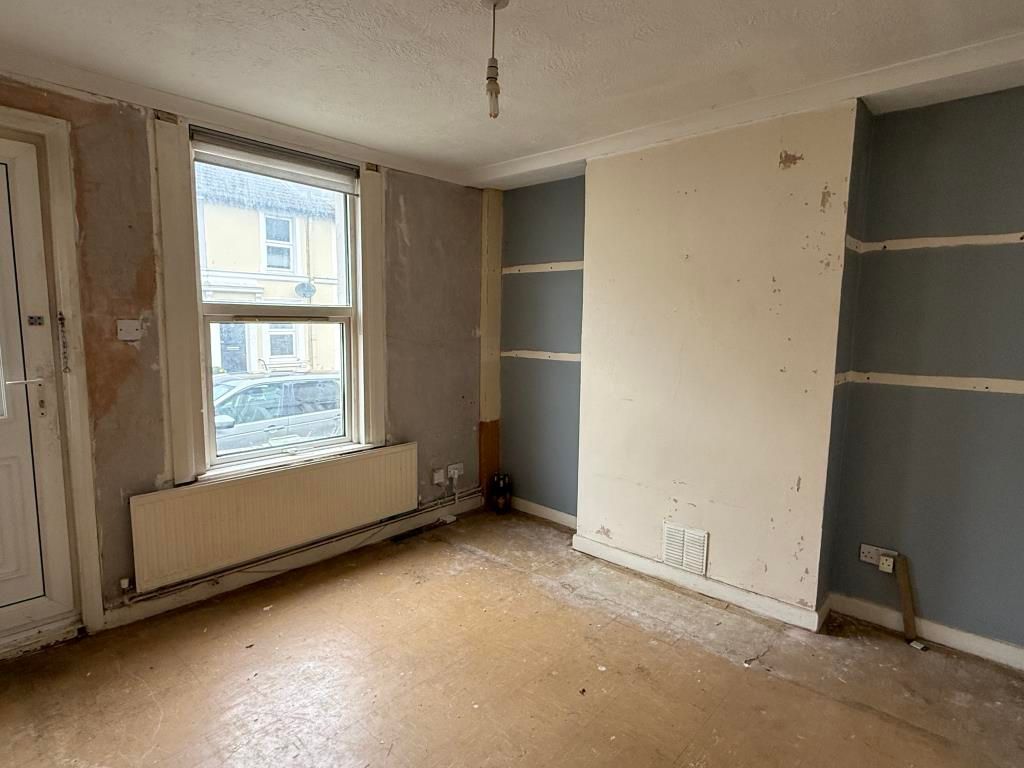 Property photo 3 of 8 Living Room In House In Need Of Improvement