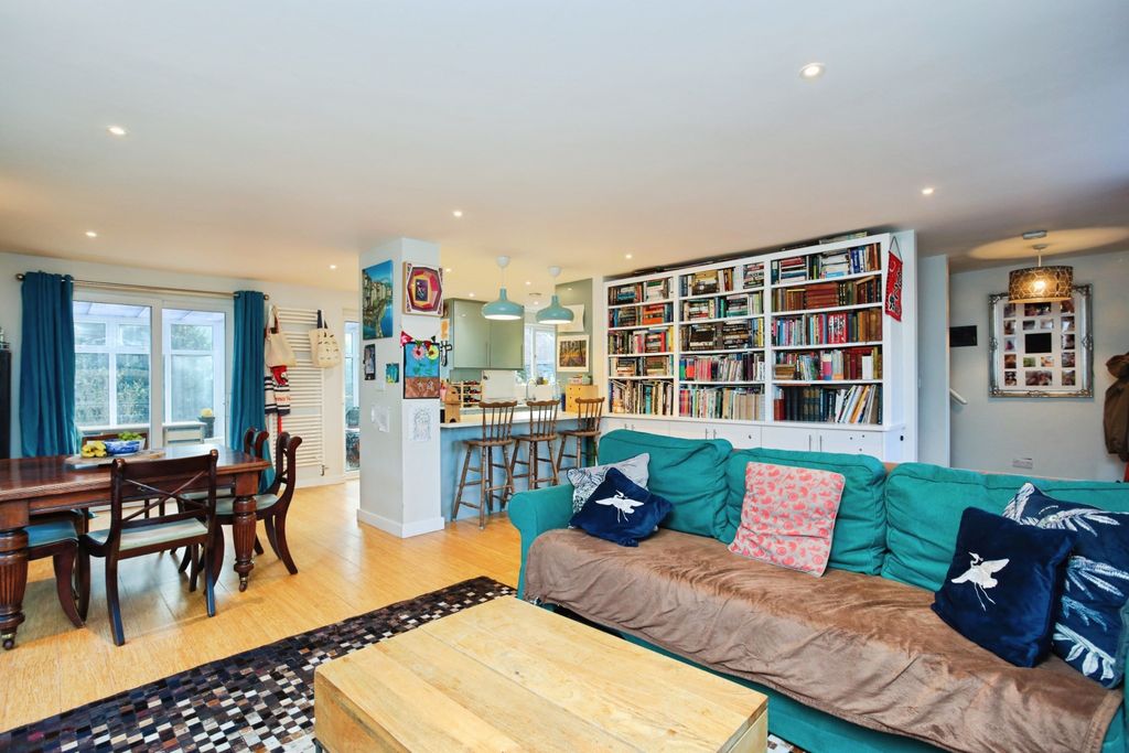 Property photo 3 of 20 Photo #3