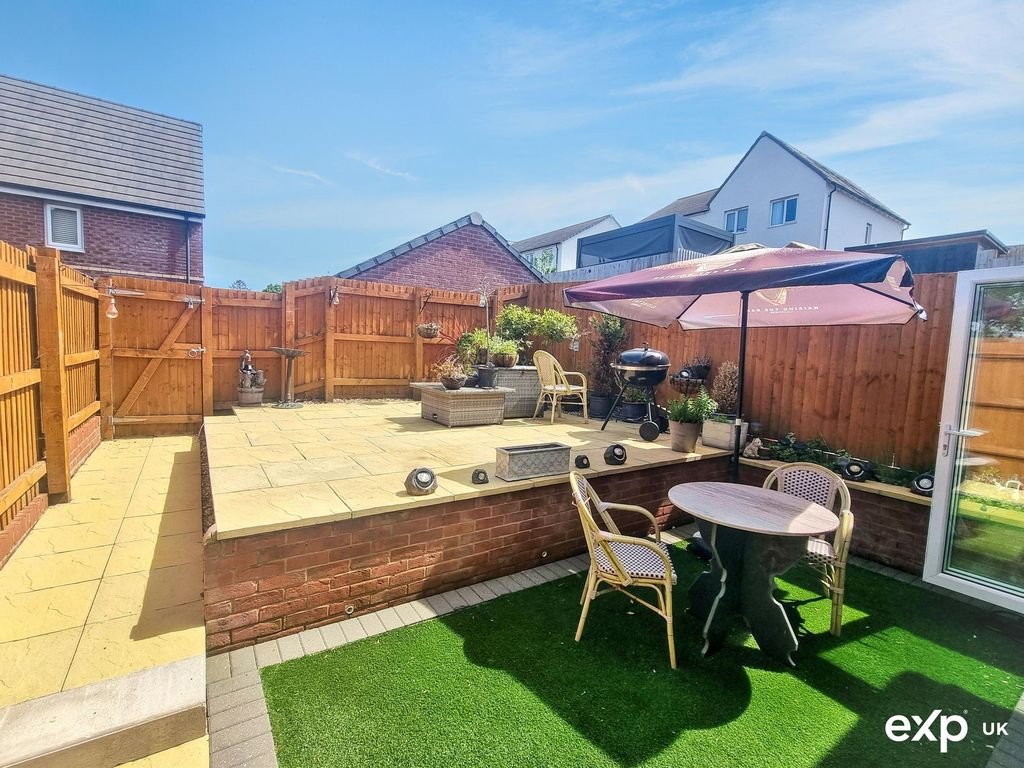 Property photo 2 of 22