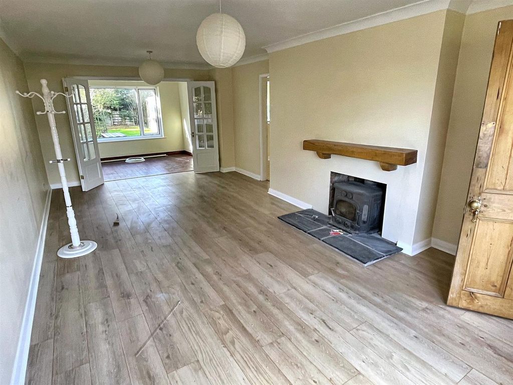 Property photo 3 of 8 Ruddings Living Room.Jpg