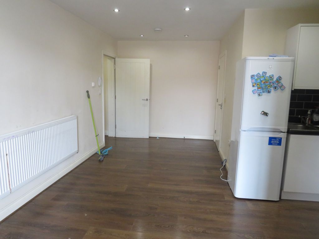 Property photo 3 of 5 Living Room