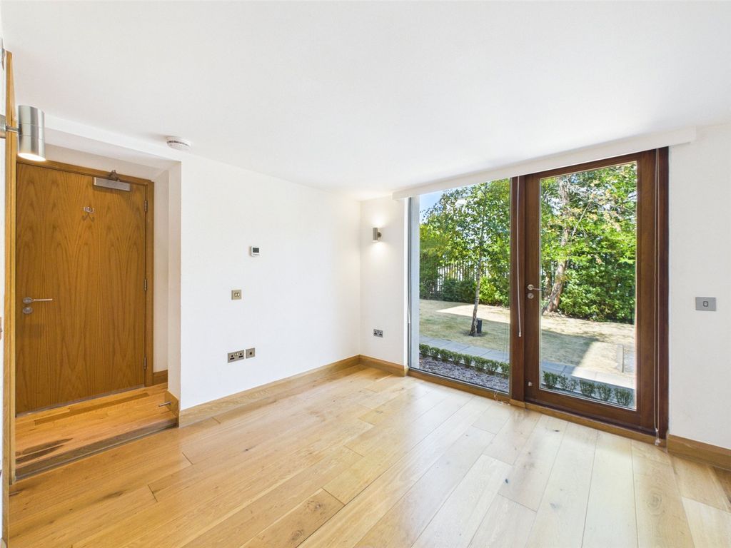 Property photo 3 of 6 Picture No. 19