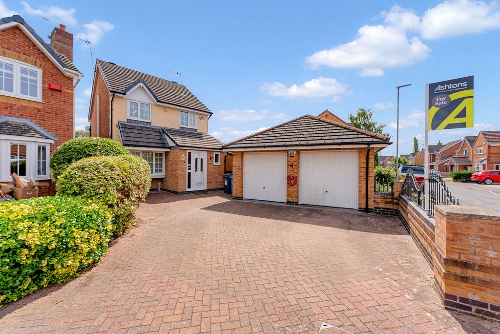 Property photo 1 of 44