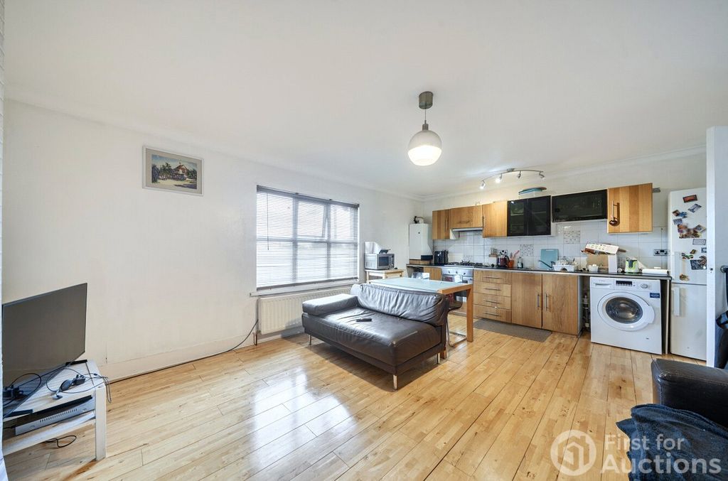 Property photo 2 of 9 2