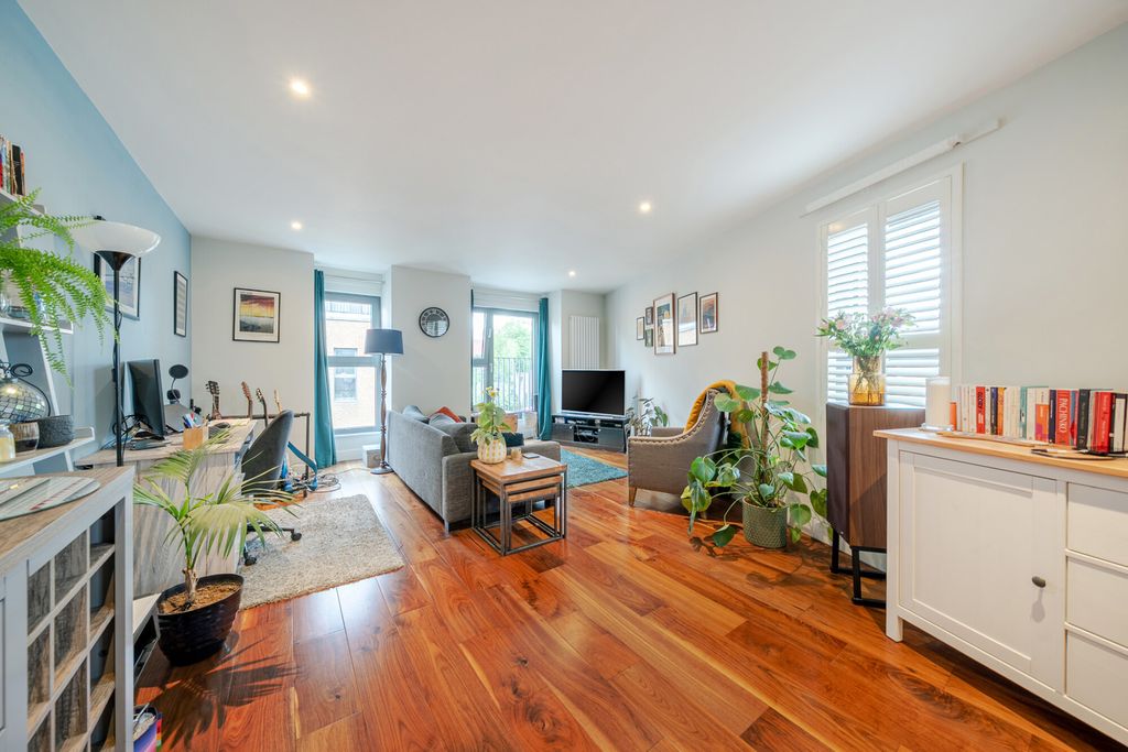 Property photo 1 of 19 1447121-9-69E6384...