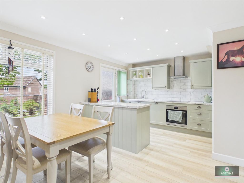 Property photo 3 of 12 Kitchen/Dining Room