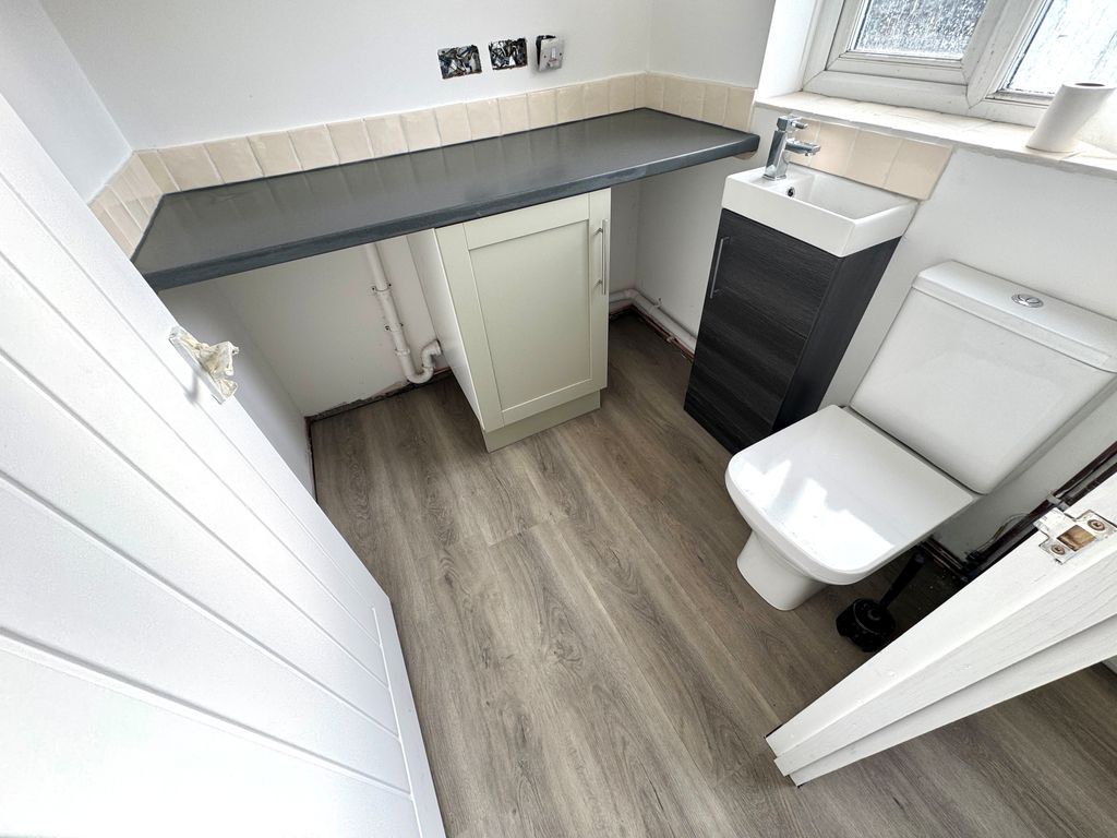 Property photo 3 of 9 Ground Floor WC