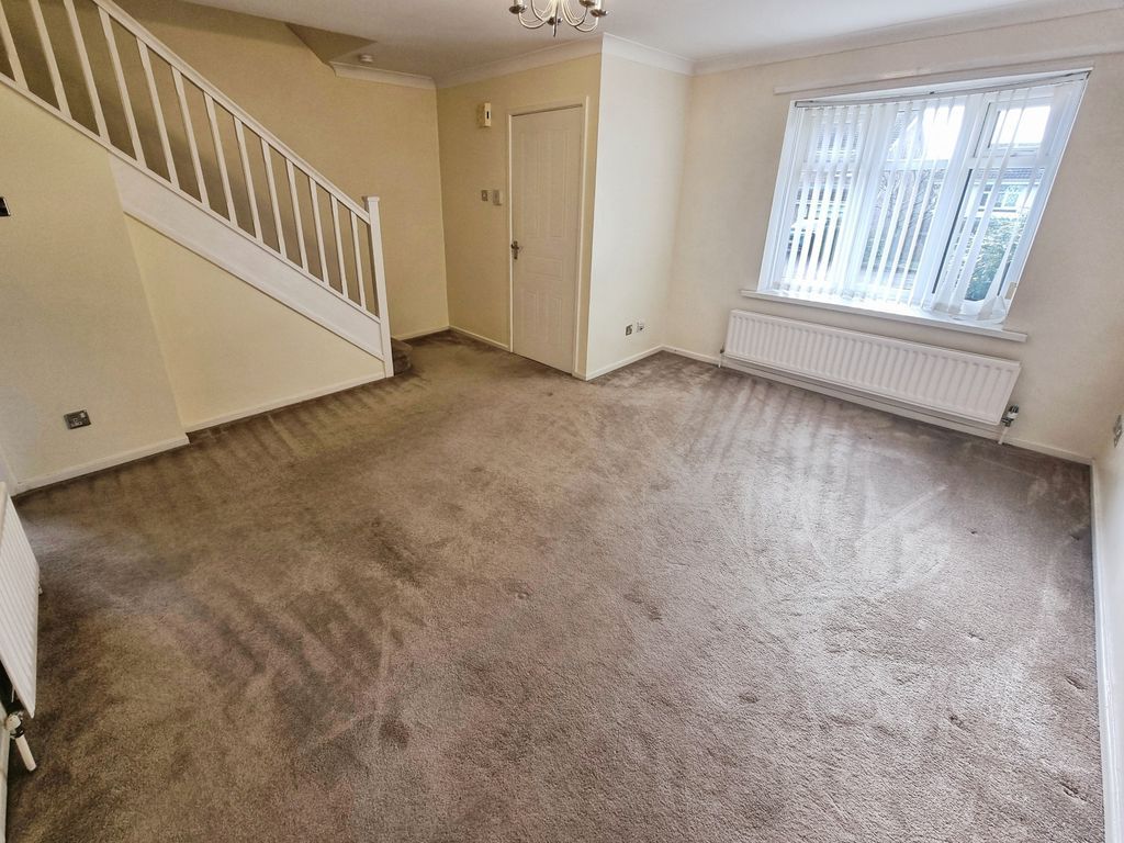 Property photo 3 of 9 Photo 8