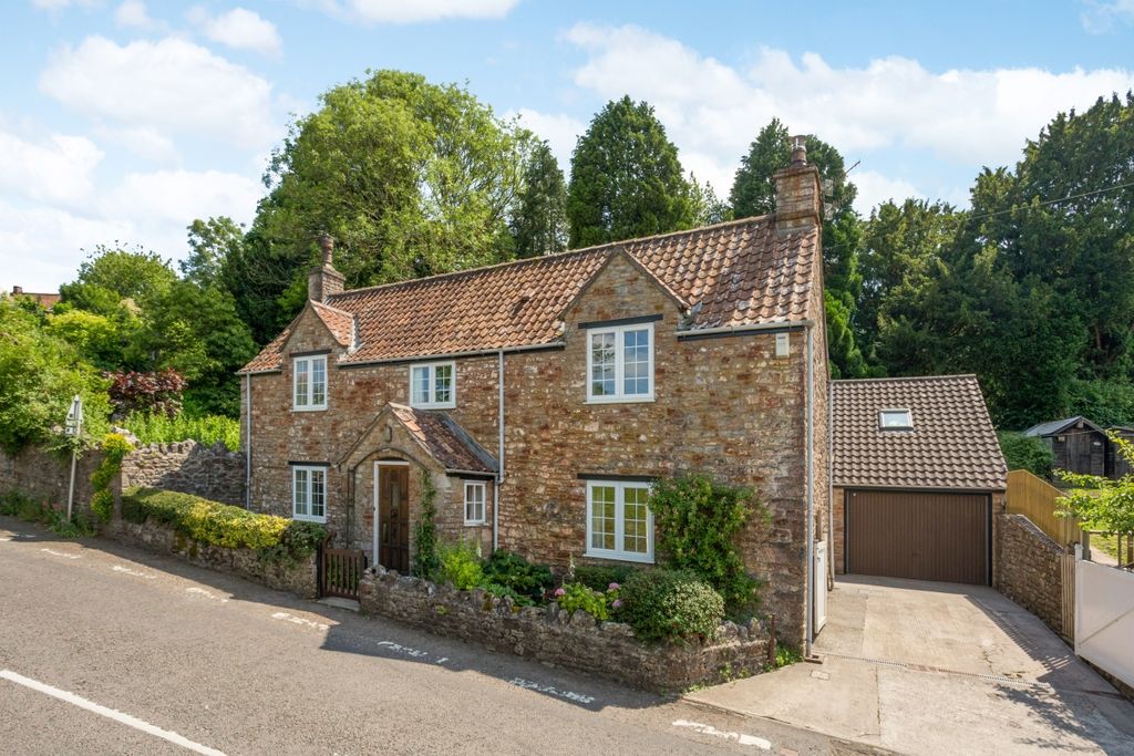 Property photo 1 of 18