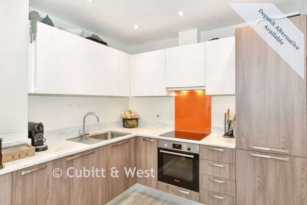 Property photo 3 of 9 Kitchen