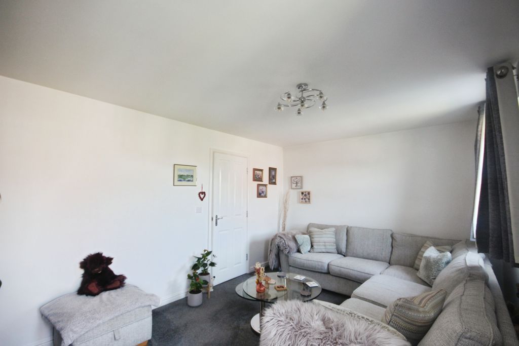 Property photo 3 of 15 Lounge View 2