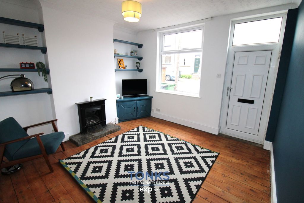 Property photo 2 of 15