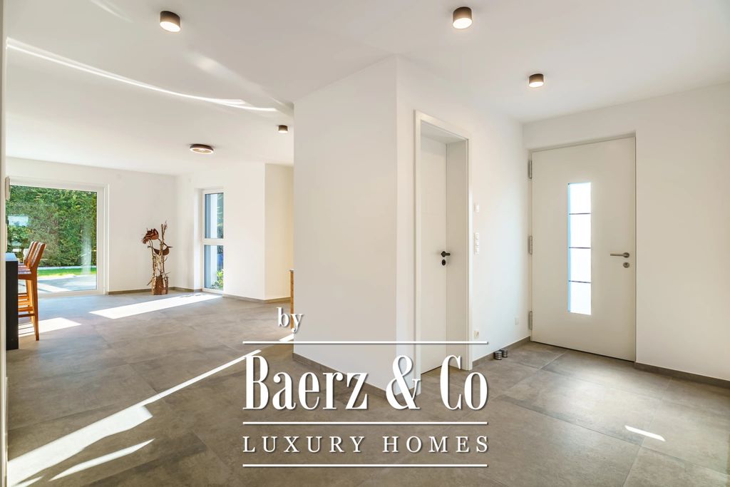 Property photo 3 of 35