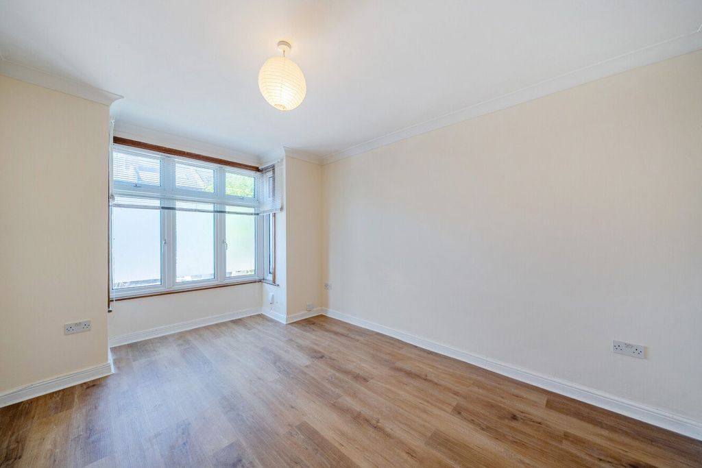 Property photo 2 of 14 Picture No. 04