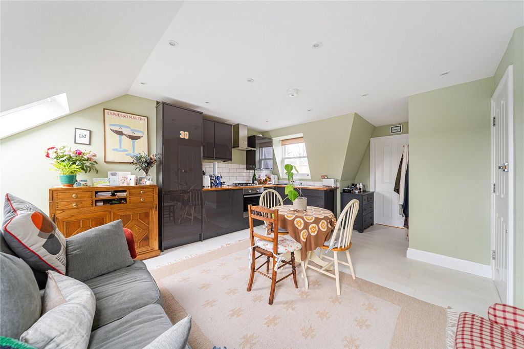 Property photo 2 of 11 Picture No. 12