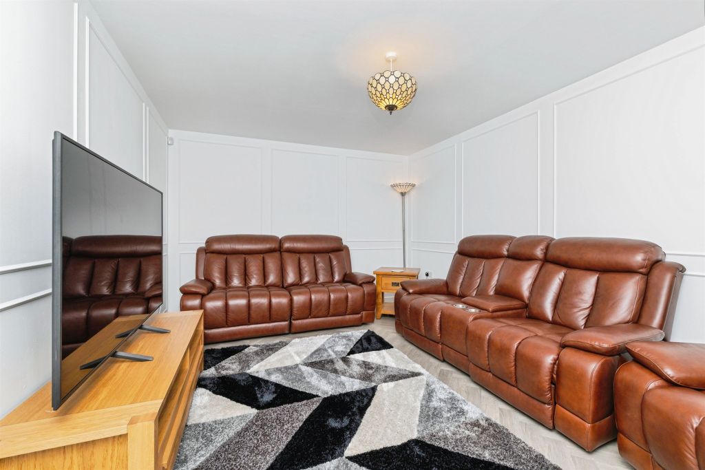 Property photo 3 of 21