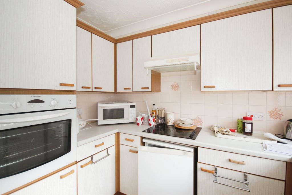 Property photo 2 of 14