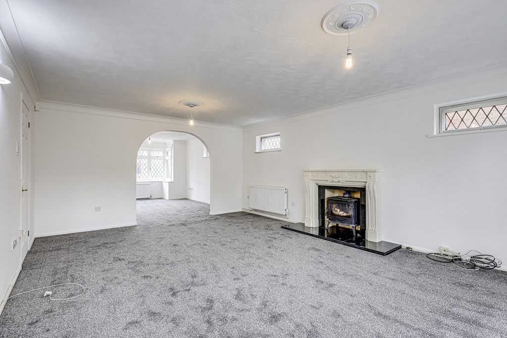 Property photo 3 of 38