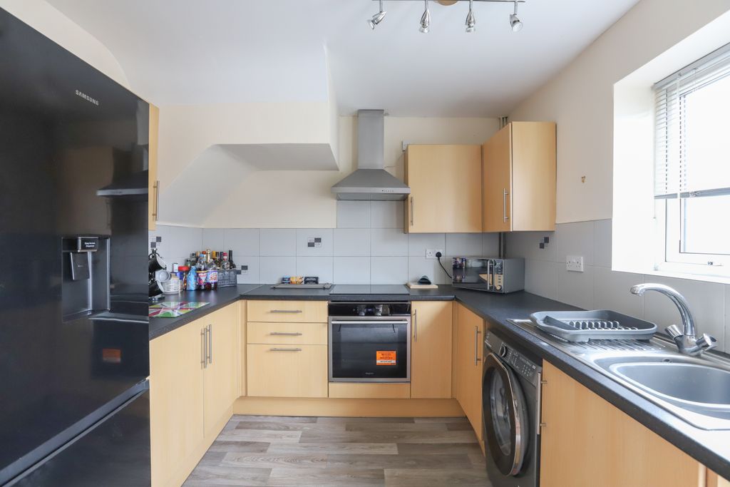Property photo 2 of 16 Kitchen