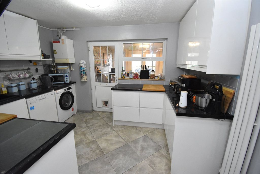 Property photo 3 of 13 Picture No. 02