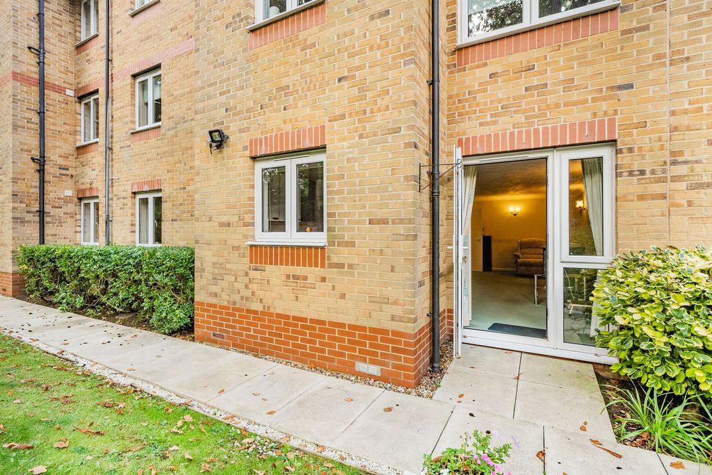Property photo 1 of 11