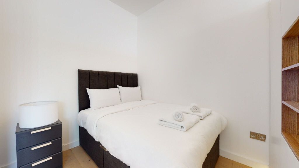 Property photo 3 of 20 Bedroom