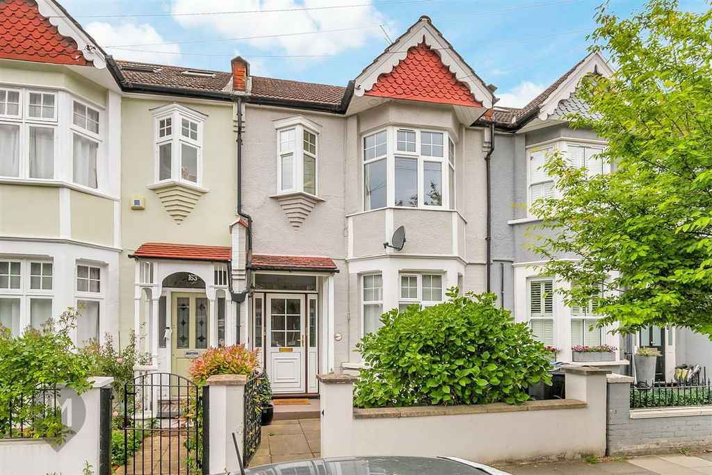 Property photo 1 of 6 External