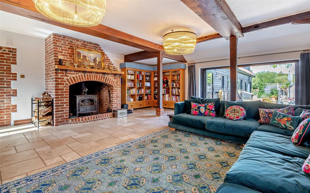 Property photo 3 of 27 Sitting Room