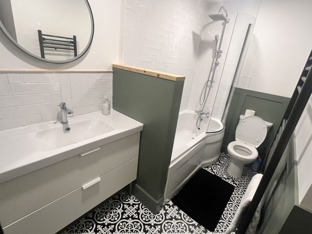 Property photo 3 of 3