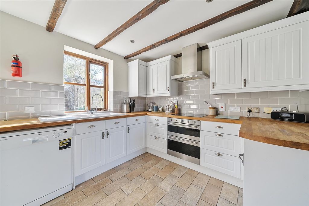 Property photo 3 of 16 Kitchen