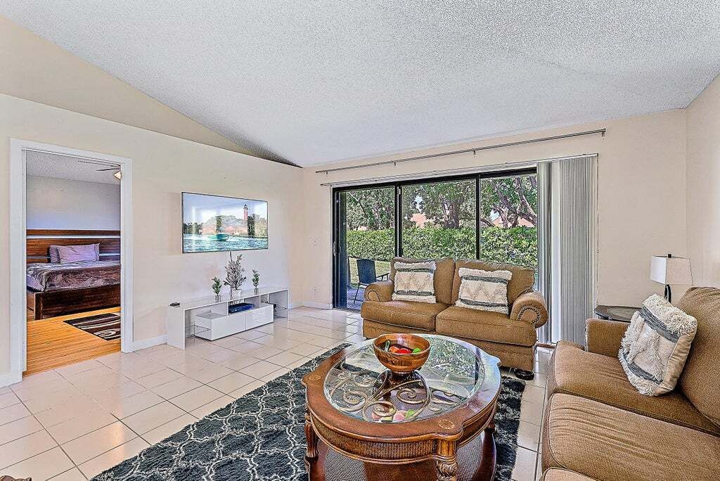 Property photo 3 of 20 <Alttext/>