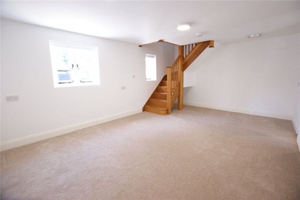 Property photo 2 of 10 Picture No. 30