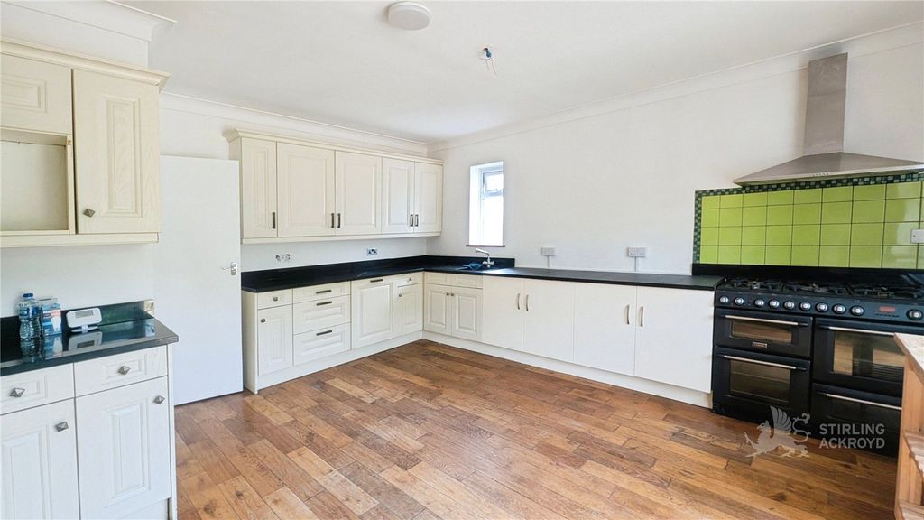 Property photo 1 of 15 Kitchen