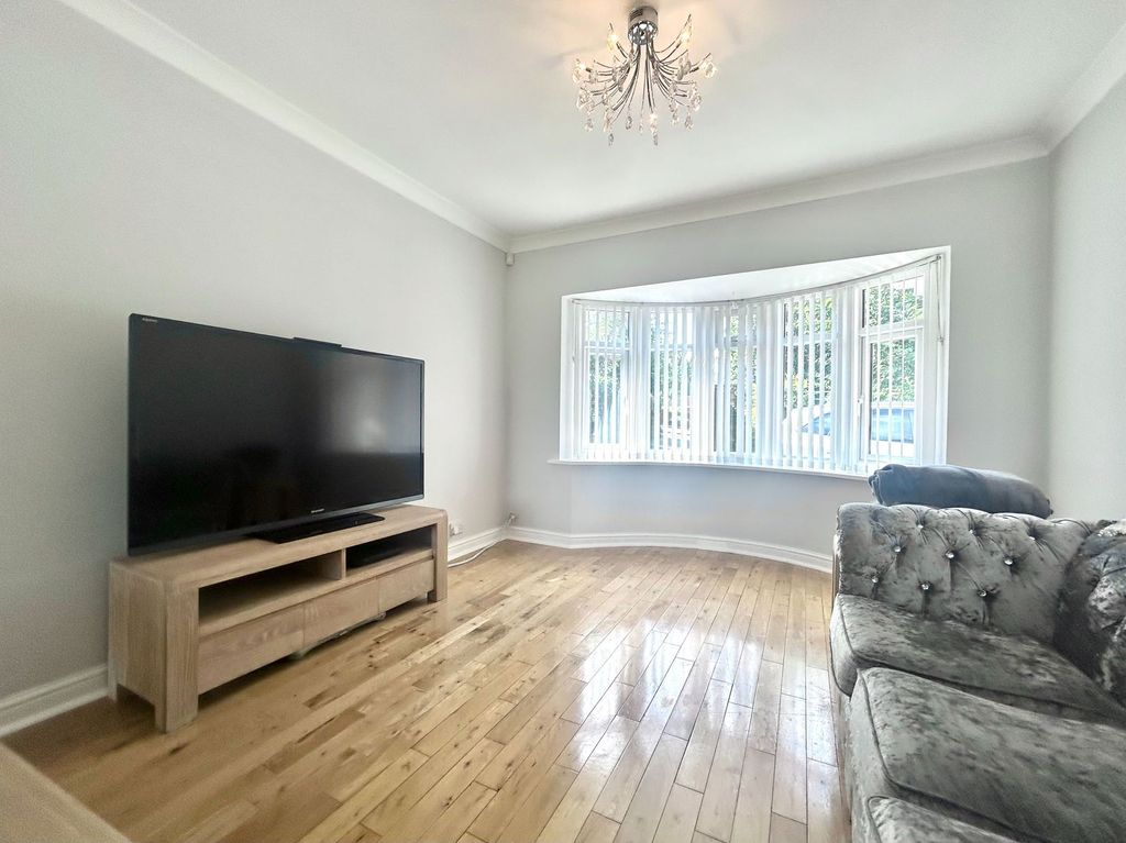 Property photo 3 of 25