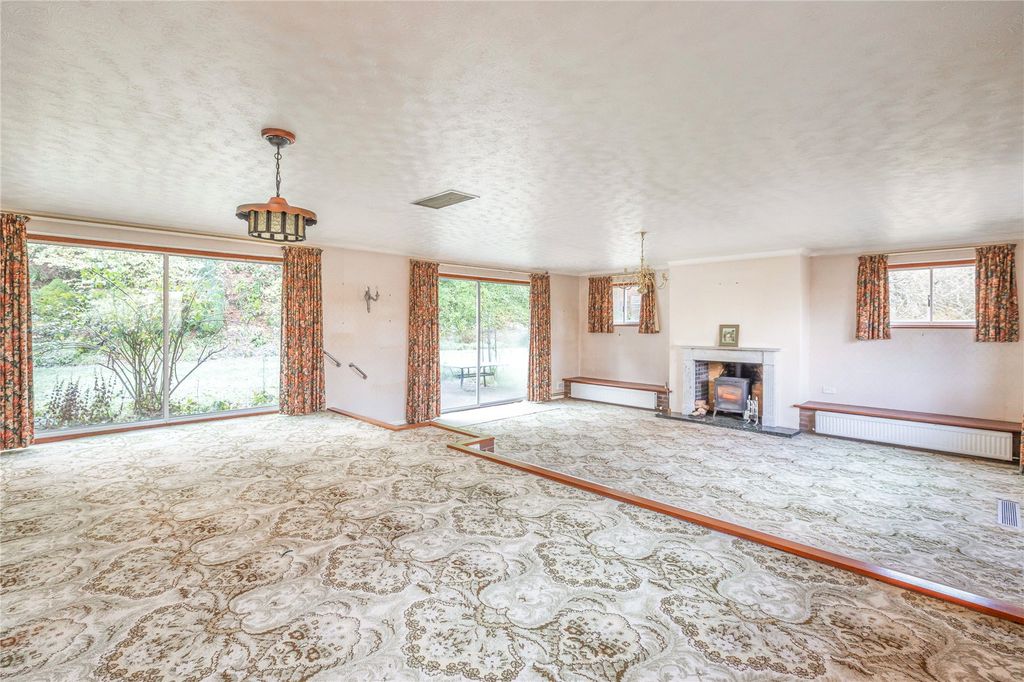 Property photo 3 of 18 Sitting/ Dining Room