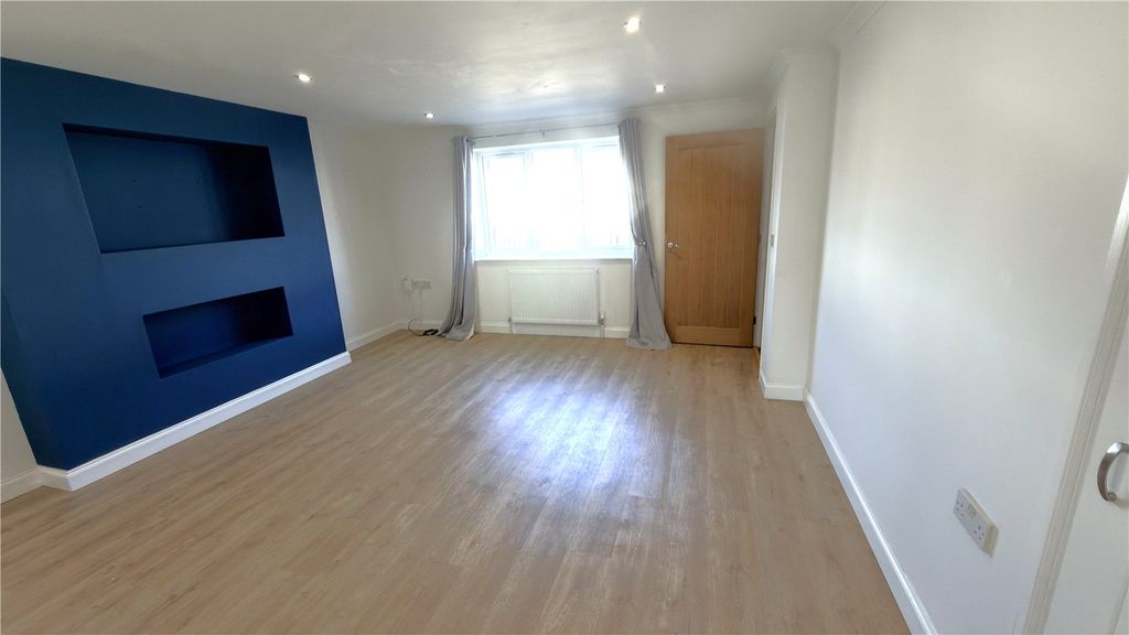 Property photo 2 of 10 Picture No. 02