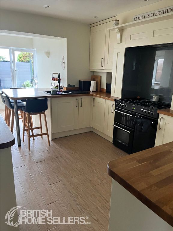 Property photo 3 of 21 Picture No. 21