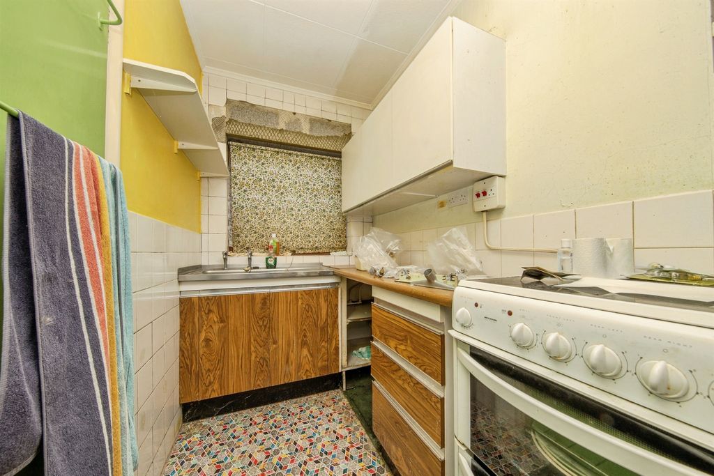 Property photo 3 of 12