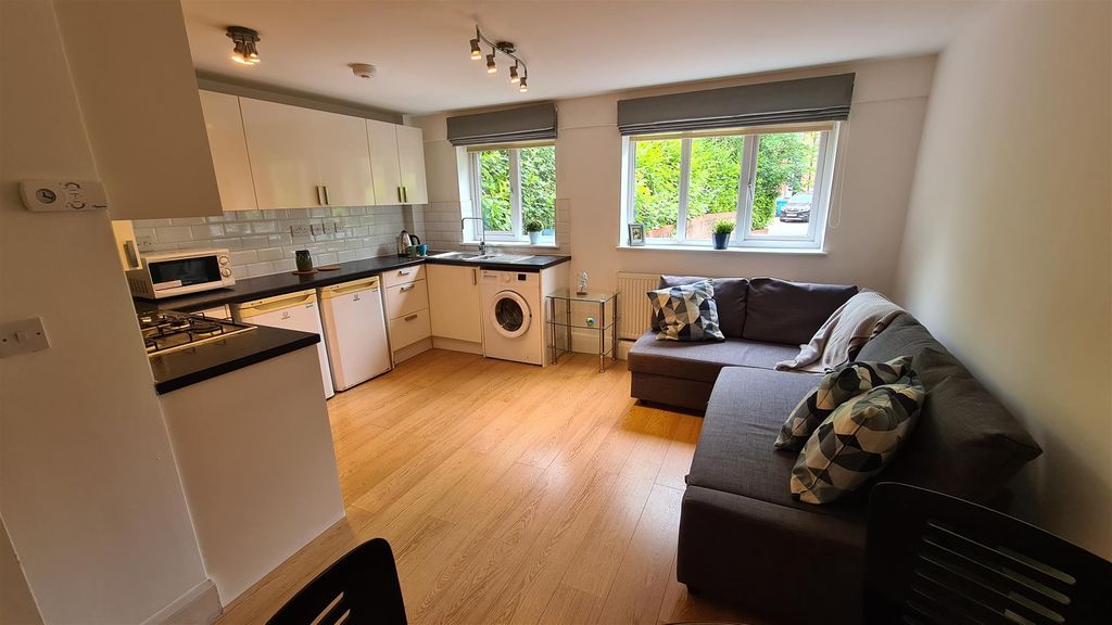 Property photo 3 of 15 Lounge Kitchen