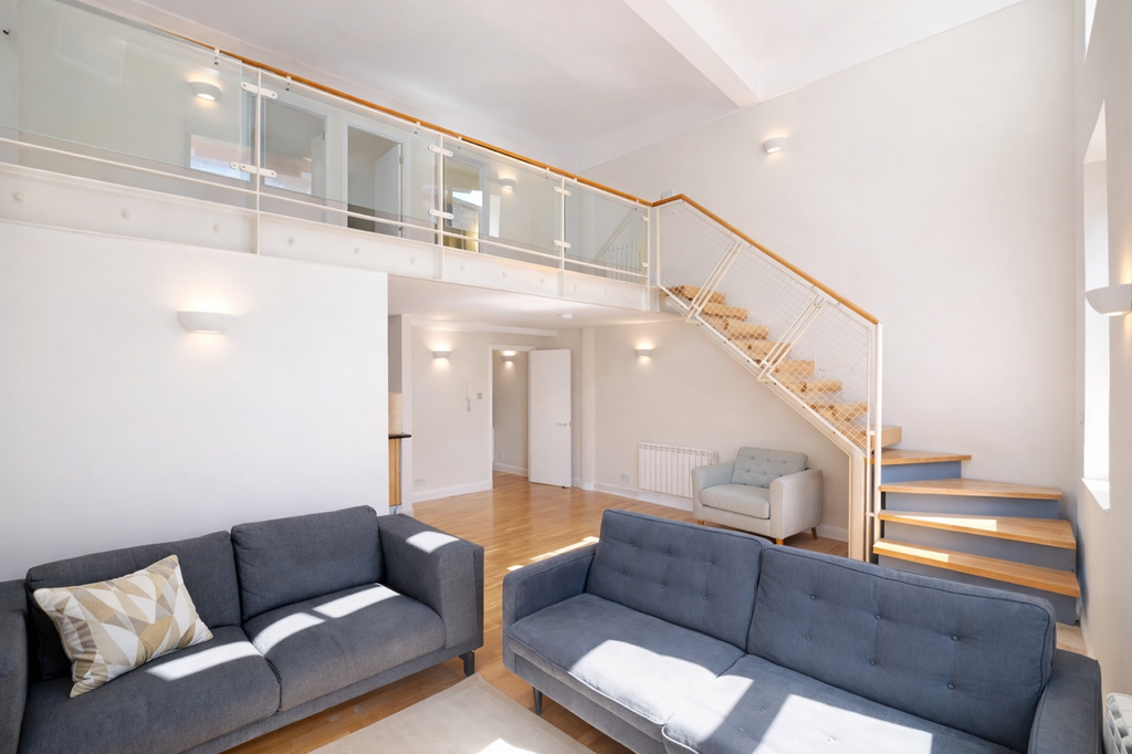 Property photo 2 of 18 4