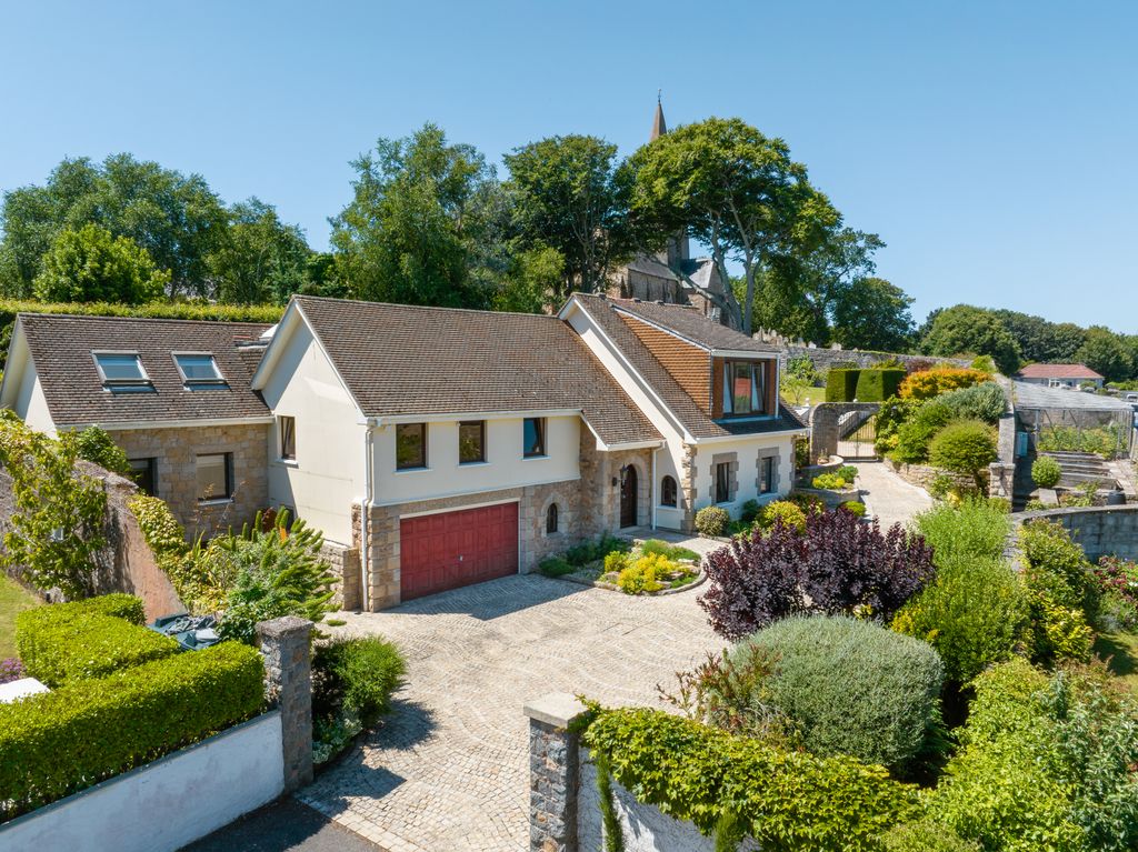 Property photo 2 of 20