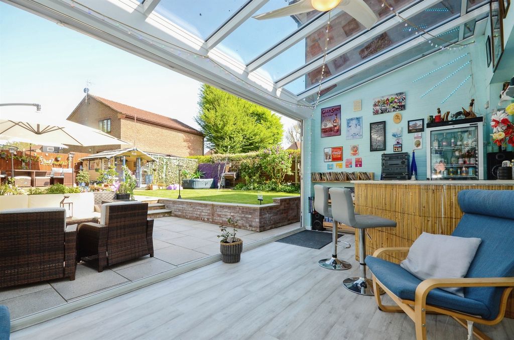 Property photo 2 of 16