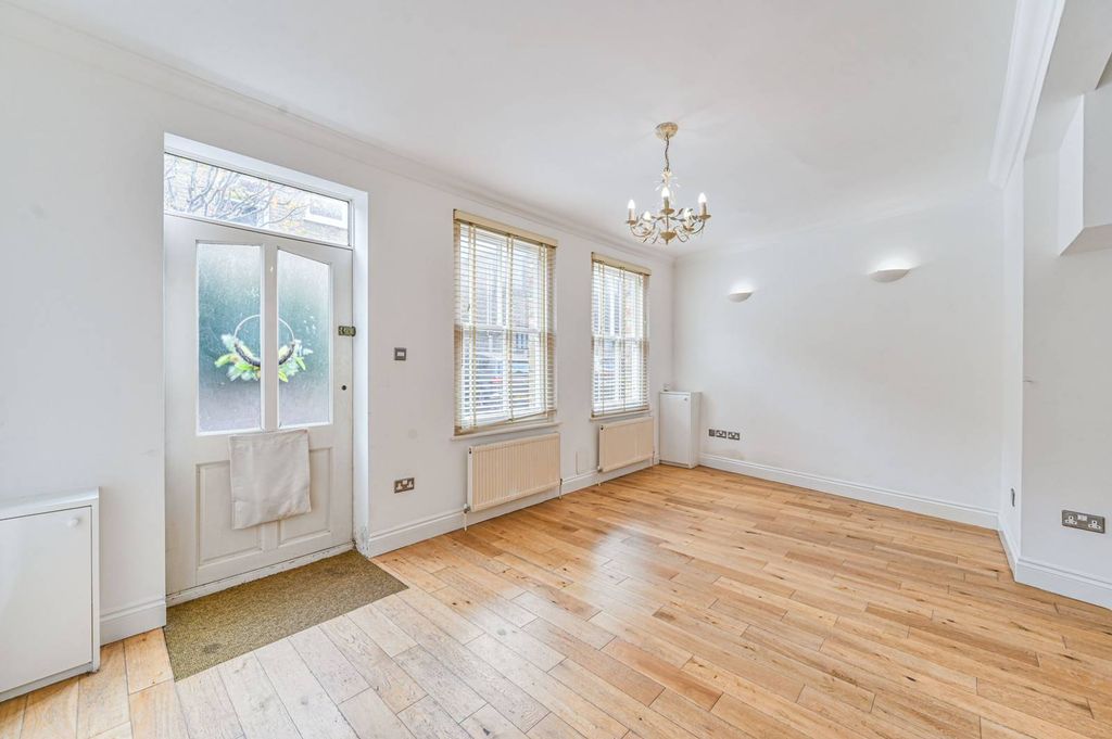 Property photo 3 of 16