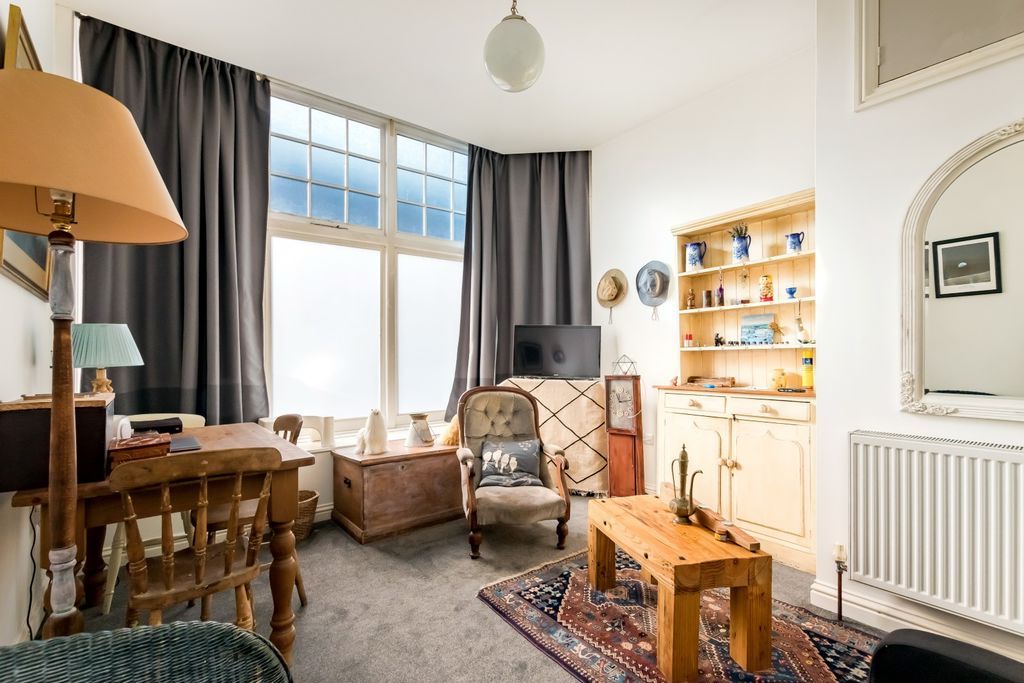 Property photo 2 of 11 Sitting Room