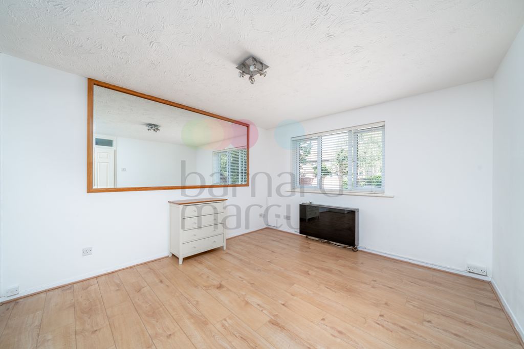 Property photo 3 of 8 Image